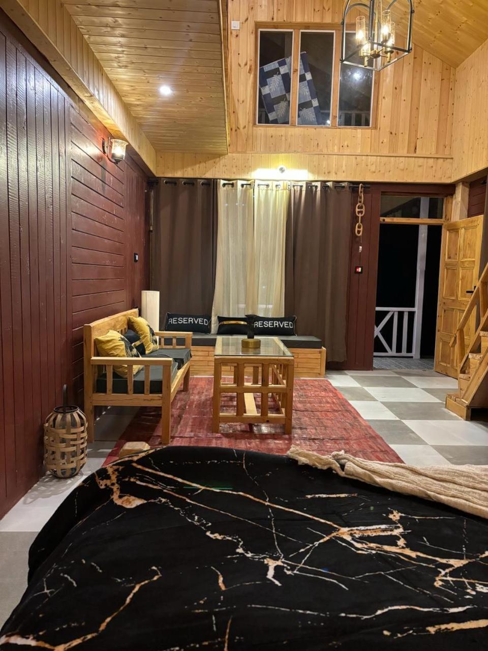 Soho House Apartment Jibhi Bagian luar foto