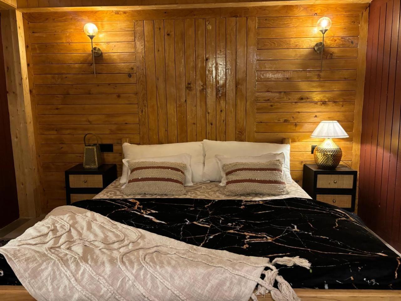 Soho House Apartment Jibhi Bagian luar foto
