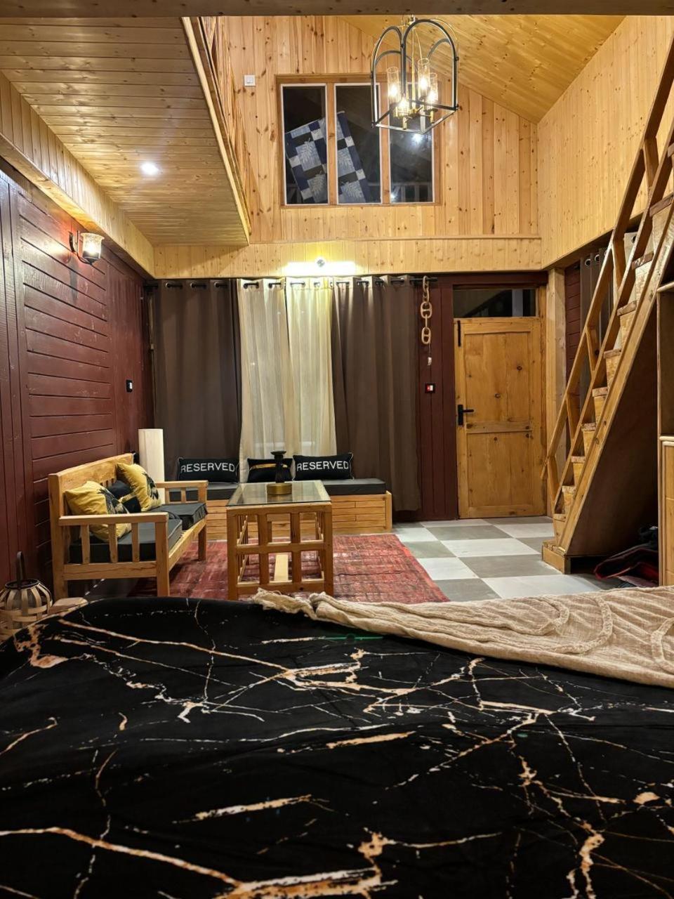 Soho House Apartment Jibhi Bagian luar foto