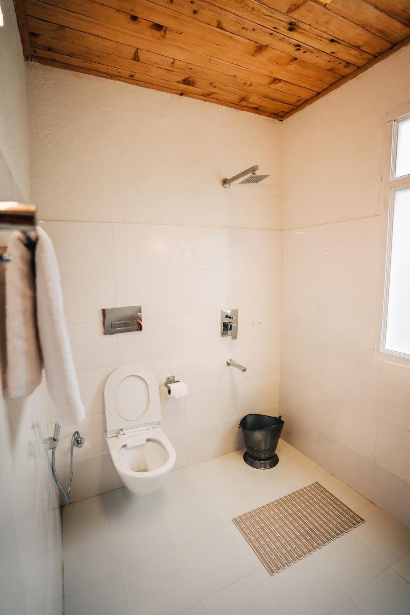Soho House Apartment Jibhi Bagian luar foto