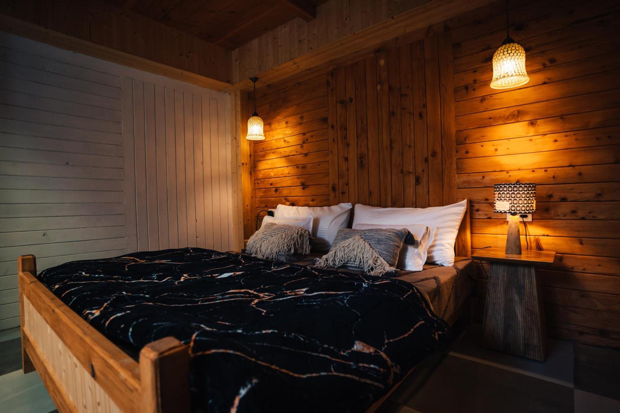 Soho House Apartment Jibhi Bagian luar foto