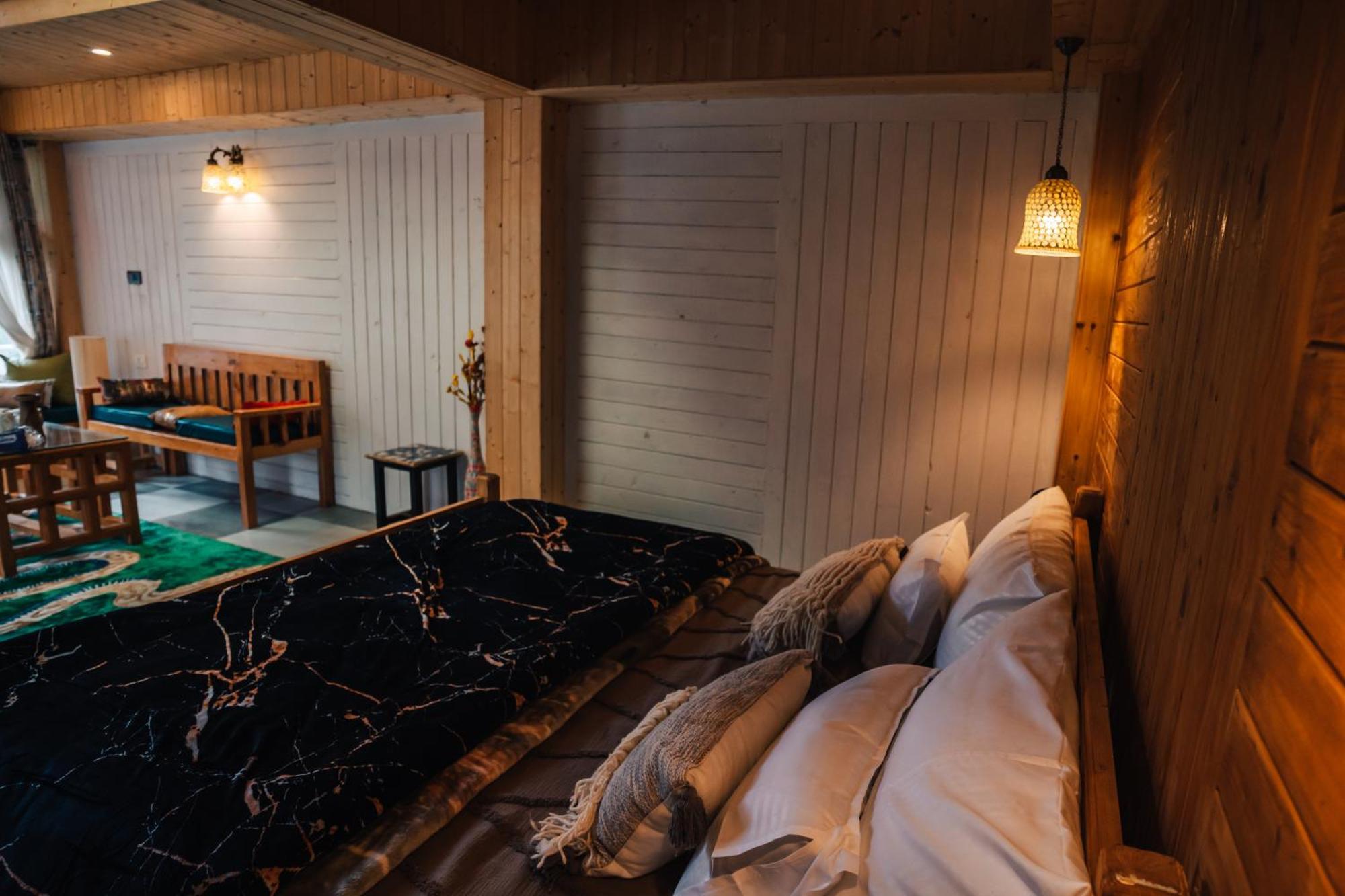 Soho House Apartment Jibhi Bagian luar foto